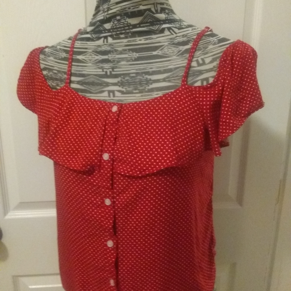 *5/$25 sale* Red ruffled cold shoulder blouse